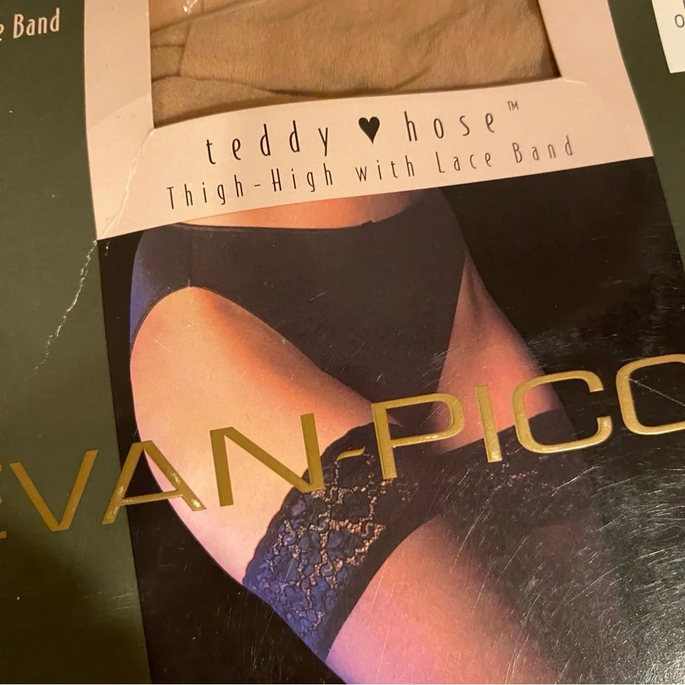 Evan Picone Vintage NWT Nude Teddy Hose Thigh High with‎ Lace Band